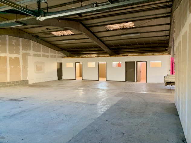 Bâtiment polyvalent socio-économique mixte "ZIT 11"