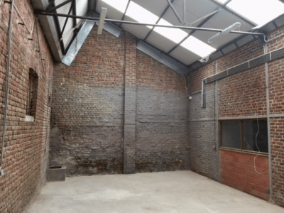 Pratique entrepôt-atelier périurbain de Tournai
