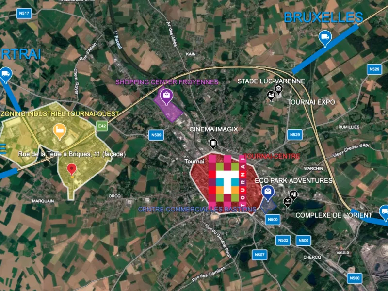 Bâtiment polyvalent en zone socio-économique mixte