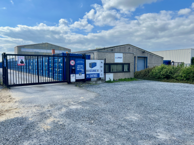 Bâtiment polyvalent en zone socio-économique mixte