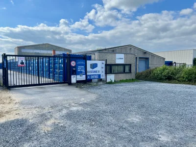 Bâtiment polyvalent en zone socio-économique mixte