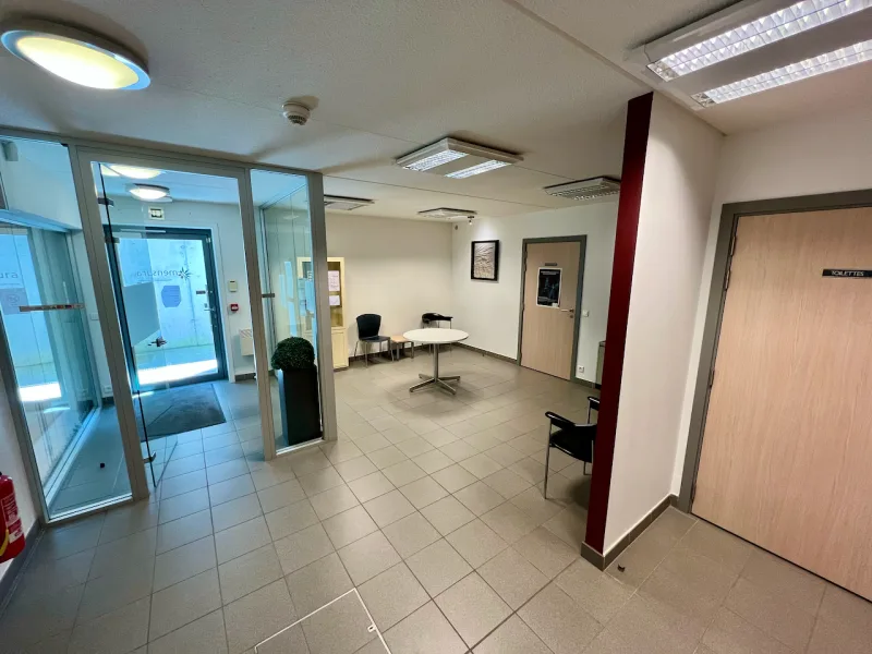 Bureaux exclusifs et paisibles, à deux pas des autoroutes