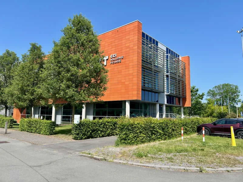 Bureaux exclusifs et paisibles, à deux pas des autoroutes