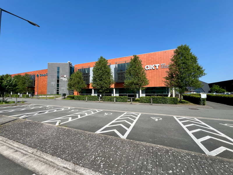 Bureaux exclusifs et paisibles, à deux pas des autoroutes