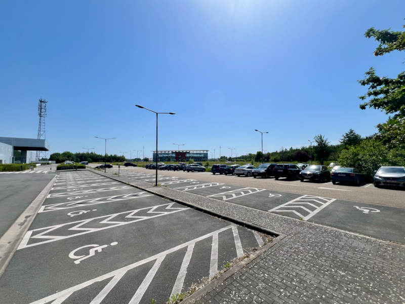 Bureaux exclusifs et paisibles, à deux pas des autoroutes