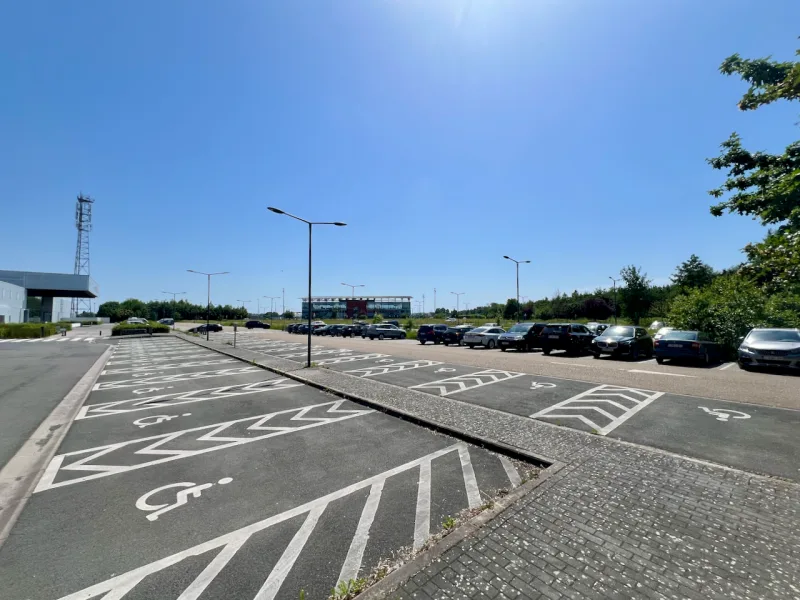Bureaux exclusifs et paisibles, à deux pas des autoroutes